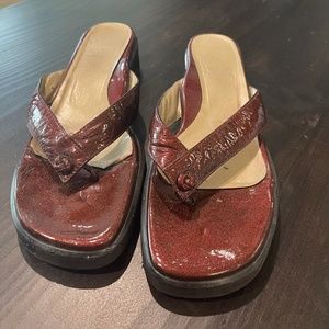 Taryn Rose Burgundy patent sandals/ size 42/